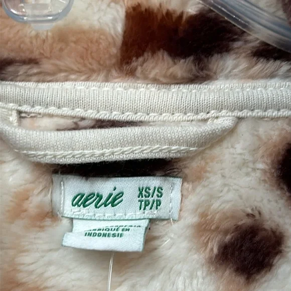 AERIE Super Soft NWT Leopard Print Bathrobe size XS/S has belt and pockets - Picture 4 of 5